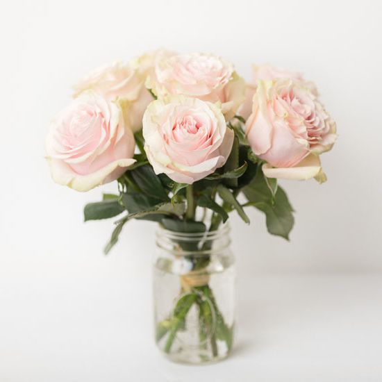 сортовые розы в местной флористической студии