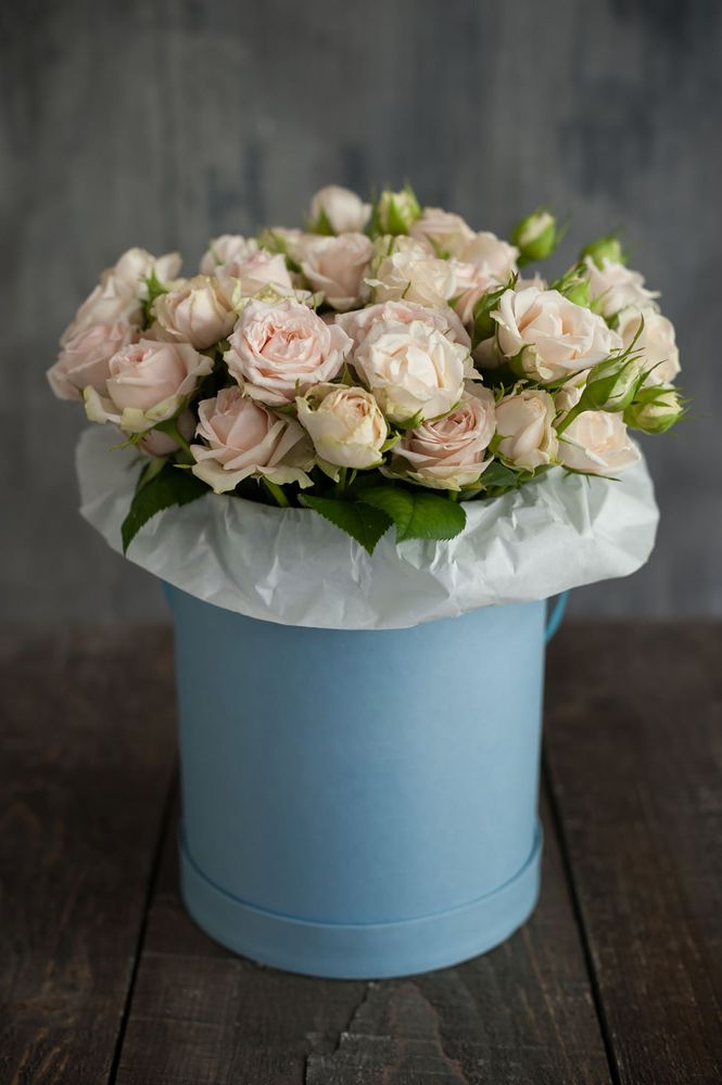 корпоративная коробка с розами для офиса в Смоленске