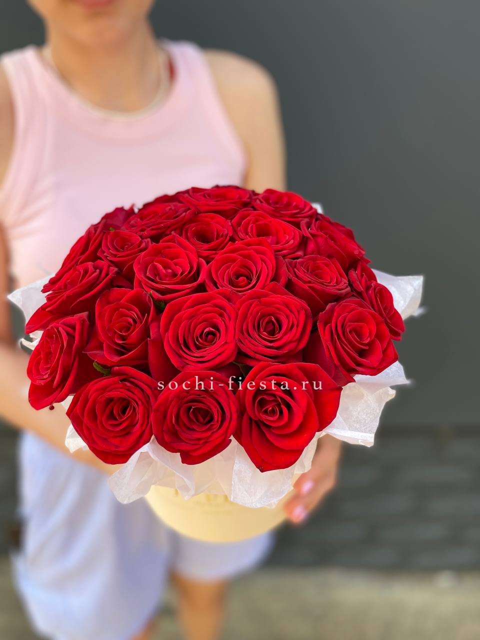 свадебная композиция с пионами и эустомой в Смоленске