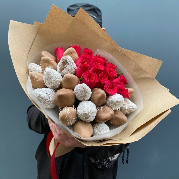Розы и клубника в шоколаде Мерси в Смоленске