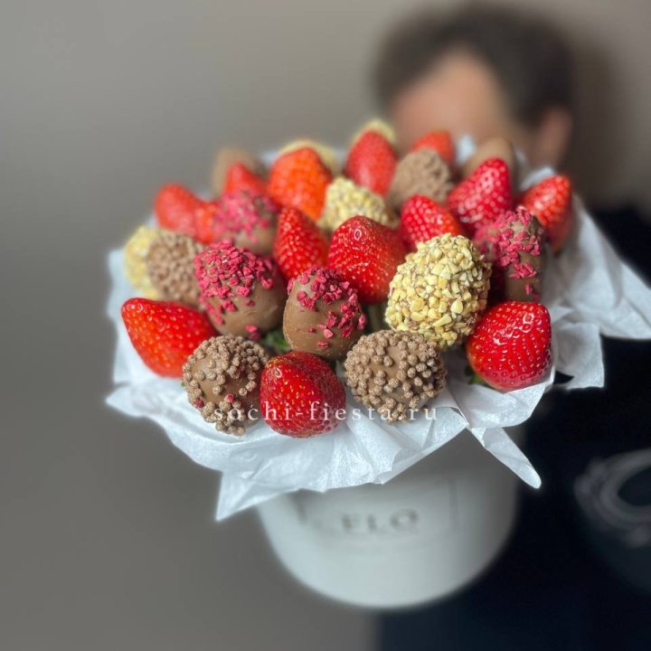 Клубника в боксе 30 ягод в Смоленске