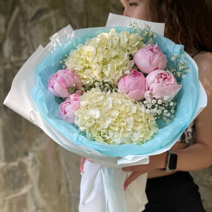 Букет с пионами "Блюсом" в Смоленске