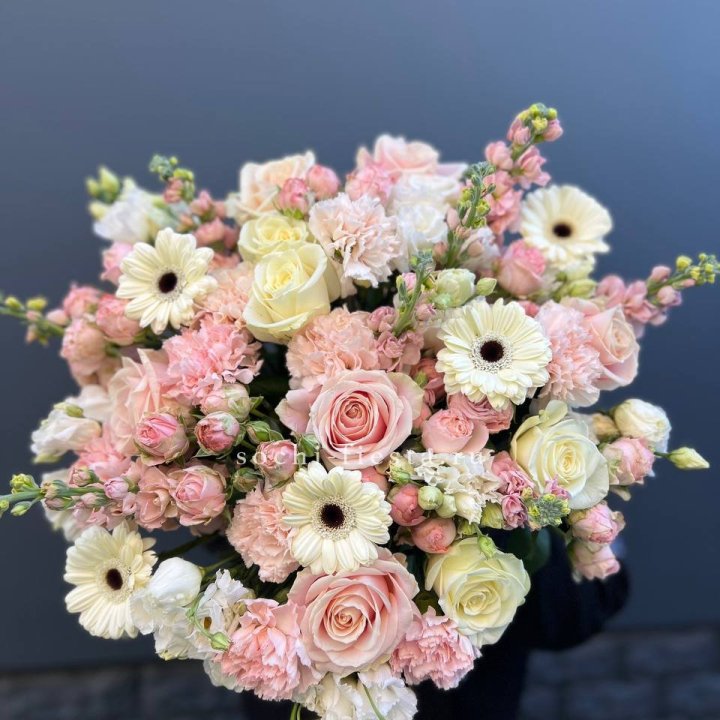 Авторский букет "Нежный" в Смоленске