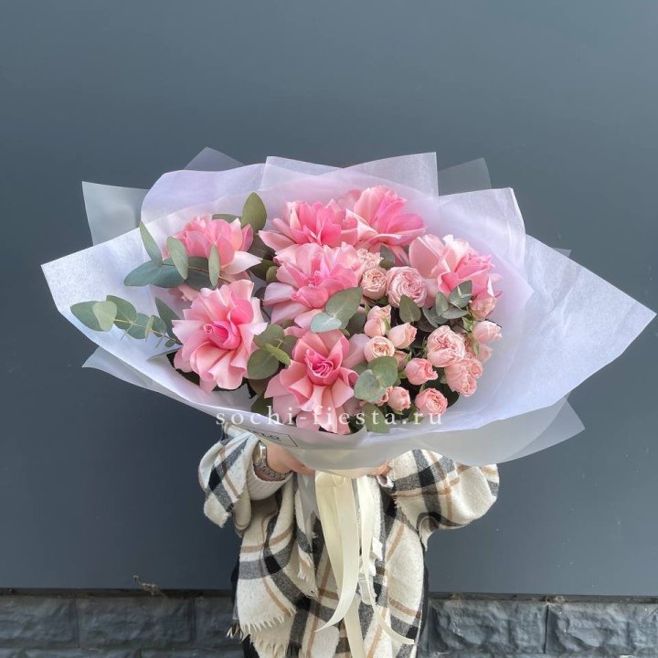 Букет французских и пионовидных роз  в Смоленске