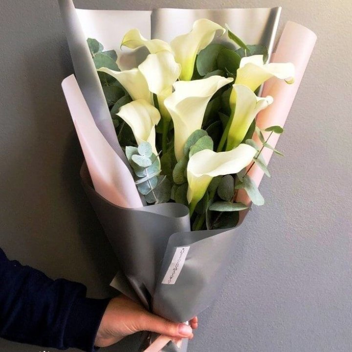 Каллы с эвкалиптом в Смоленске