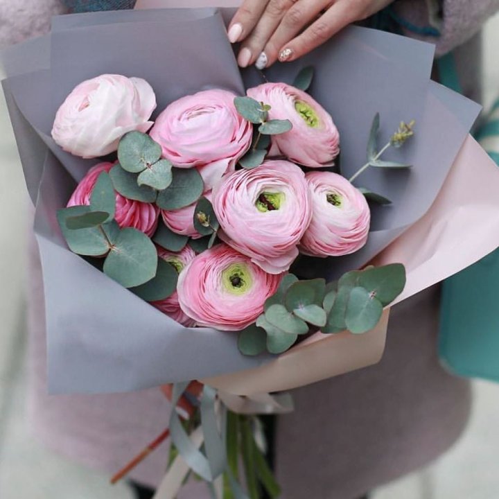 Ранункулюсы с эвкалиптом №1 в Смоленске