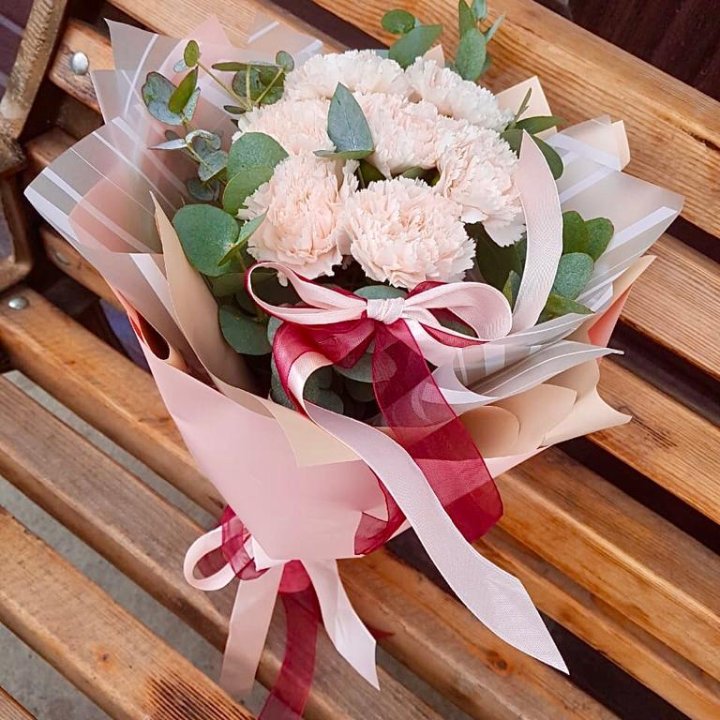 Диантусы с эвкалиптом в Смоленске