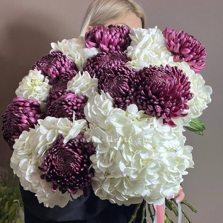 Охапка Бигуди и гортензий в Смоленске