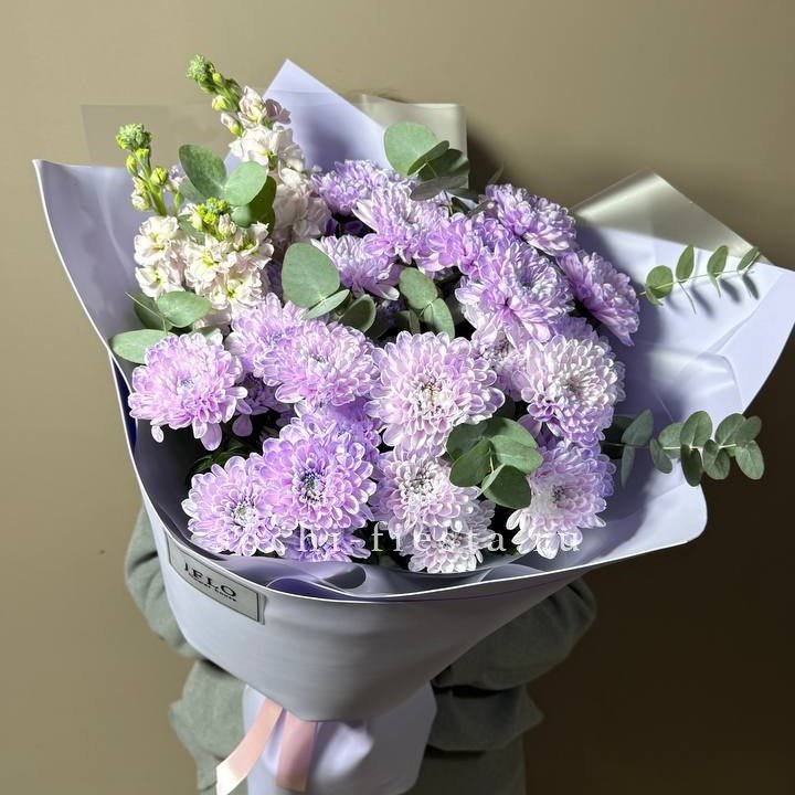 Дуо хризантема и маттиола в Смоленске