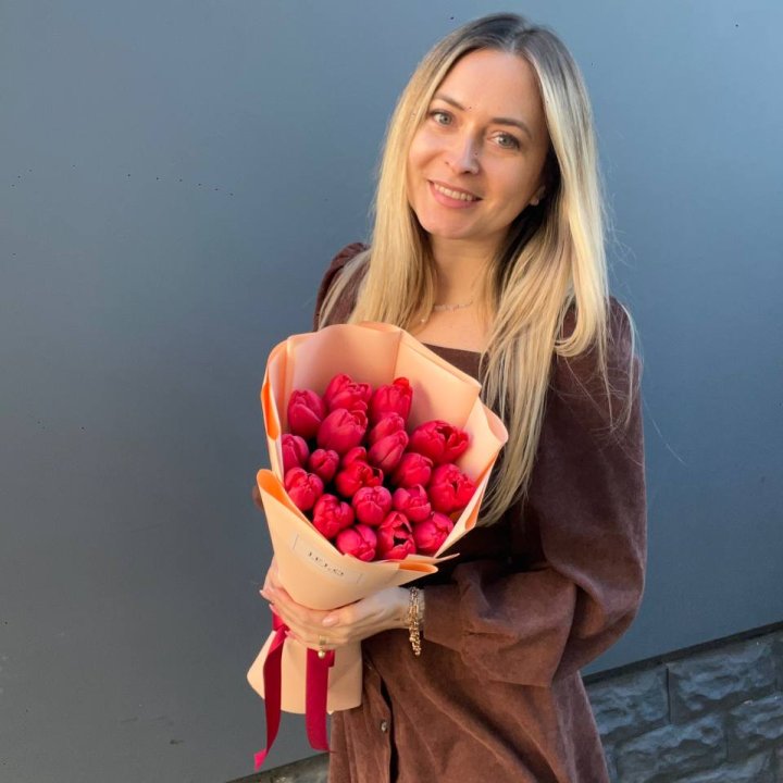  19 красных тюльпанов в Смоленске