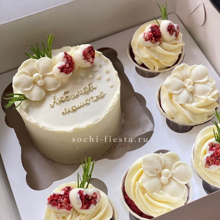 Капкейки и бенто-торт "Мамочке" в Смоленске