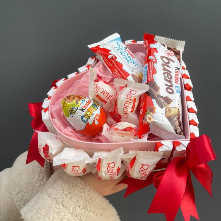 Бокс киндерами и раффаэлло в Смоленске