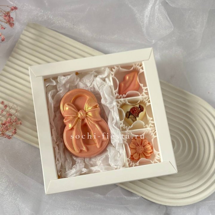 Конфеты из шоколада 8 Марта в Смоленске