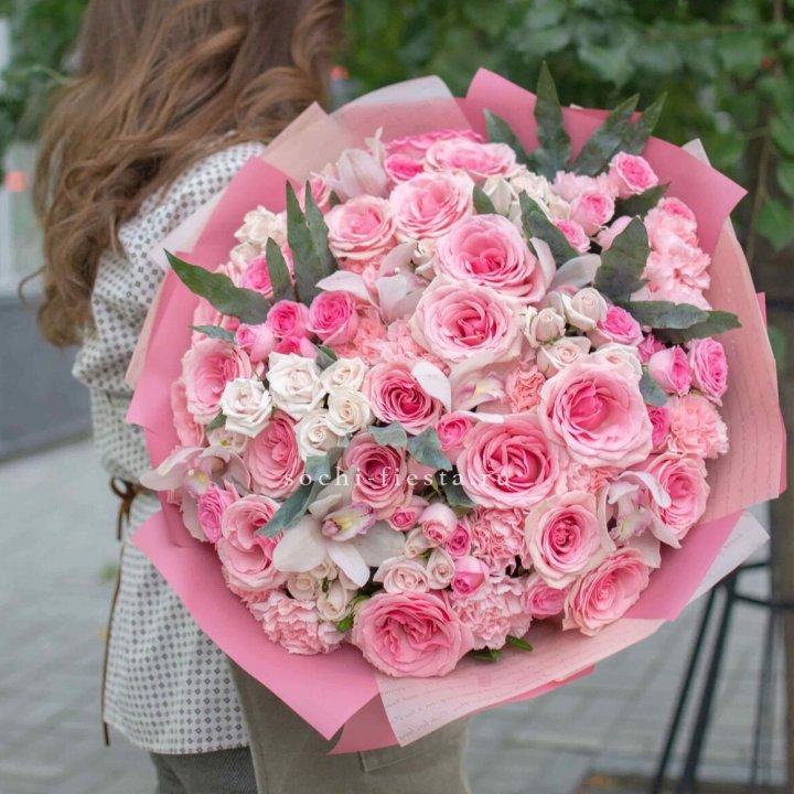 Дизайнерский букет "Барби" в Смоленске