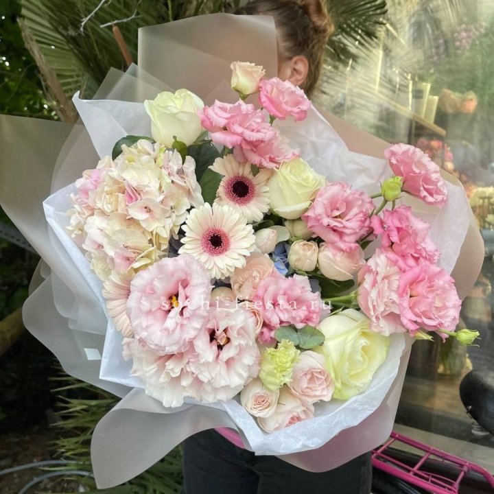 Дизайнерский букет "Лаундж пак" в Смоленске