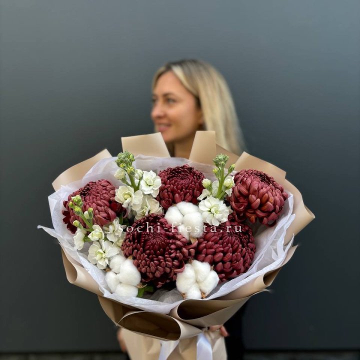 Хризантемы с маттиолой в Смоленске