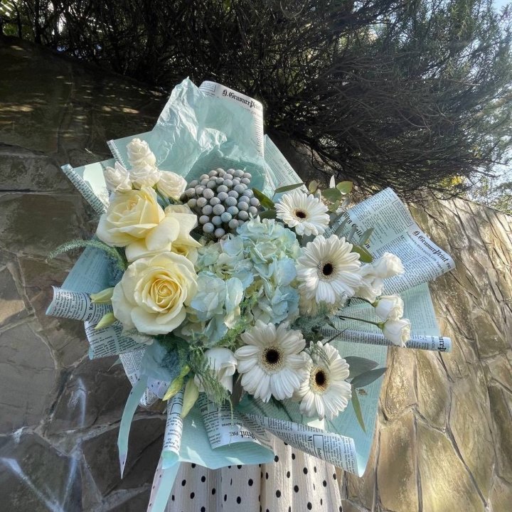 Дизайнерский букет "Линдж-блю" в Смоленске