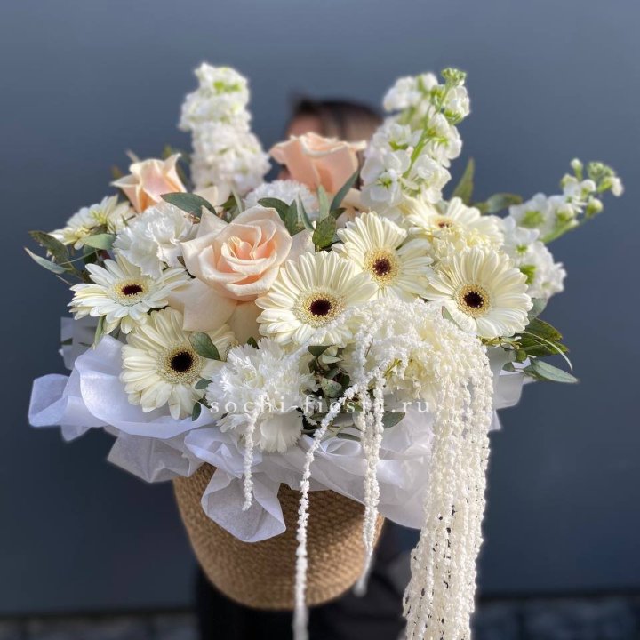 Цветы в джутовом кашпо "Валери" в Смоленске