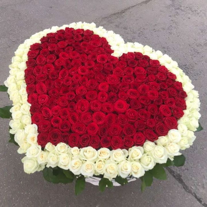 333 розы в корзине в Смоленске