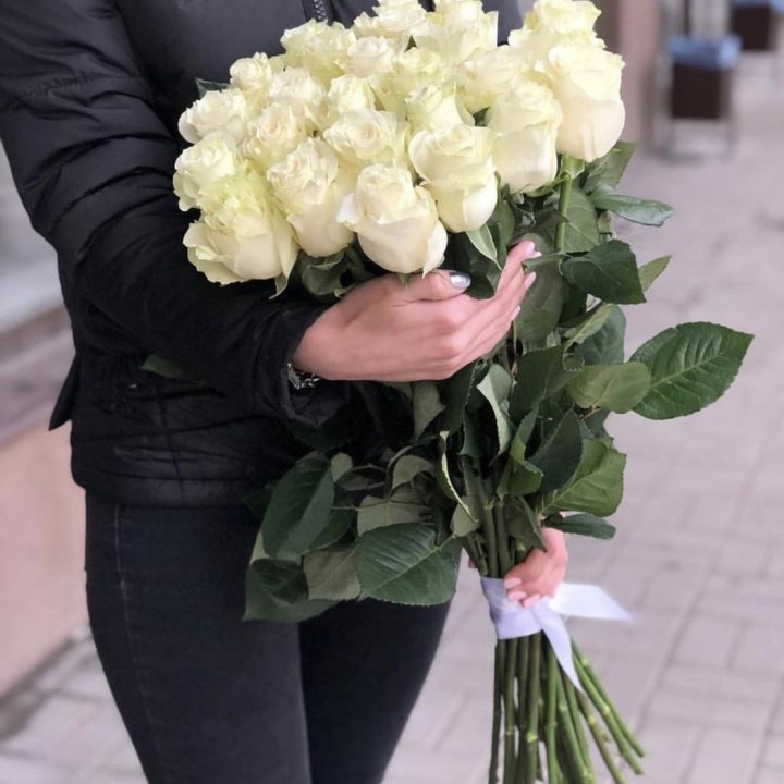 Голландские розы белые в Смоленске