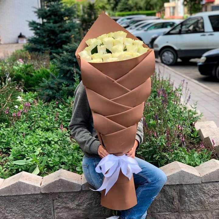 Голландские розы белые "Рыбка" в Смоленске