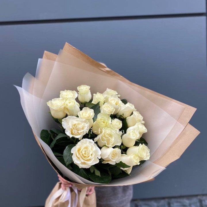  Букет  высоких белых роз   в Смоленске