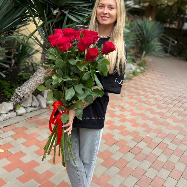 15 высоких красных роз в Смоленске