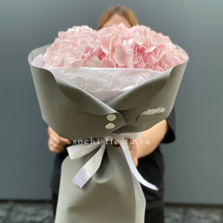  Букет  пиджачок из 5 гортензий в Смоленске