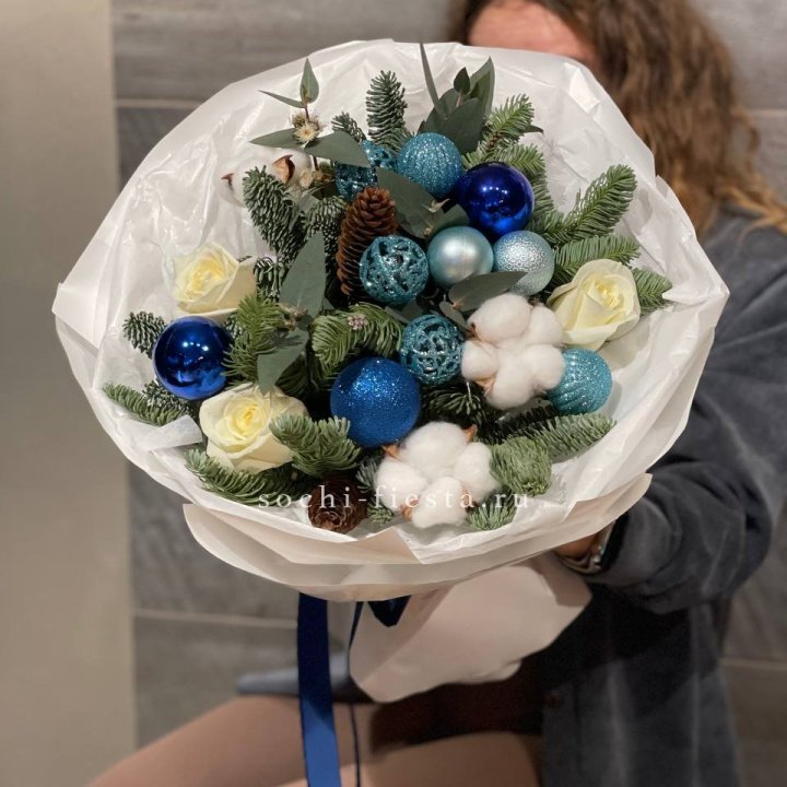 Новогодний букет "Синий иней" в Смоленске