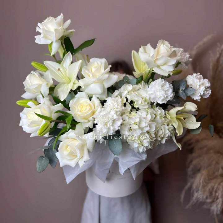 Цветочный бокс "Вайт дримс" в Смоленске