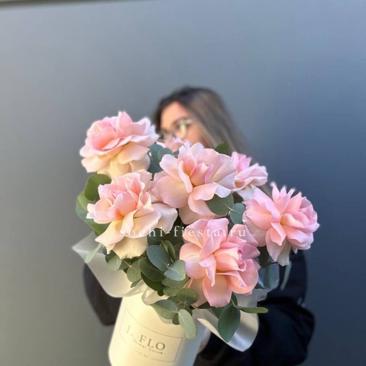 Французские роз в боксе в Смоленске