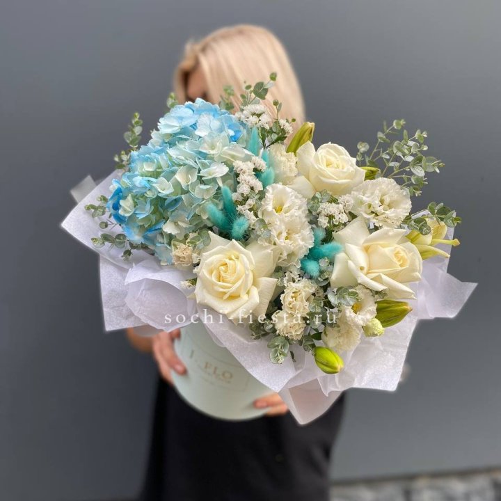 Цилиндр в голубых оттенках №1 в Смоленске