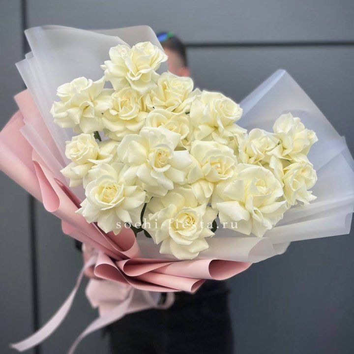 Букет из 15 французских роз Вайт дрим в Смоленске