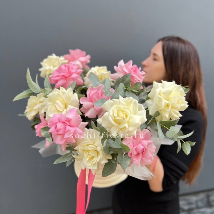 Зефирный бокс из 17 французских роз микс в Смоленске