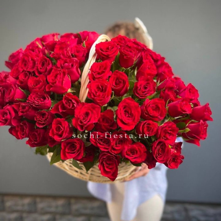 121 красная роза в корзине   в Смоленске