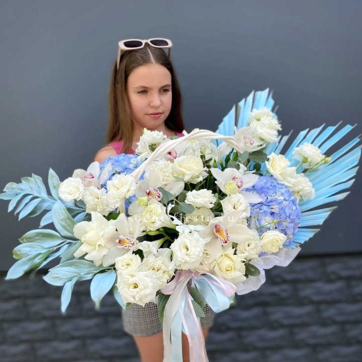 Цветочная корзина "Блю винч" в Смоленске