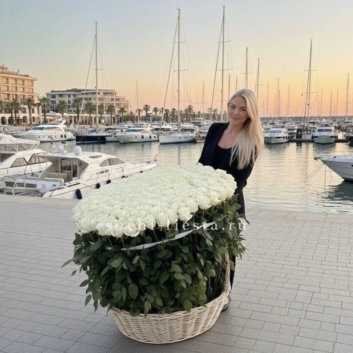 301 высокая роза в корзине в Смоленске