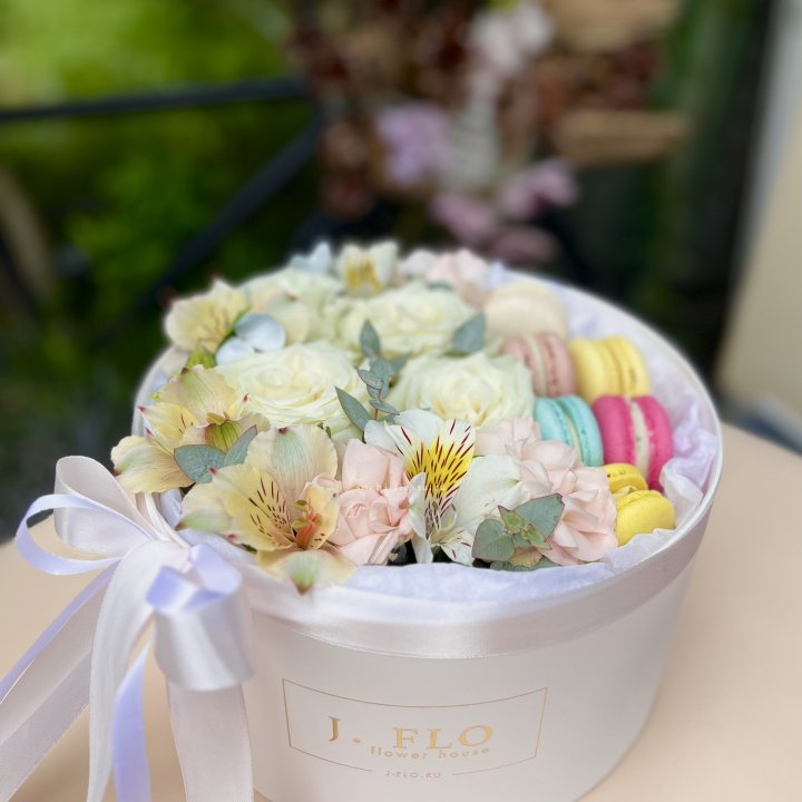 Цветочный бокс "Ника" в Смоленске