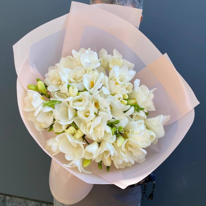 Букет белых фрезий  в Смоленске