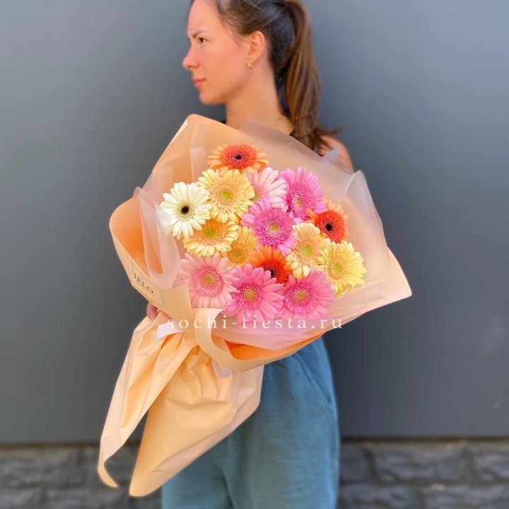 Букет разноцветных гербер в Смоленске