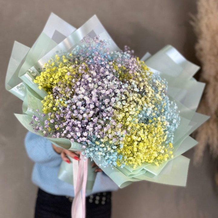 Букет радужных гипсофил в Смоленске
