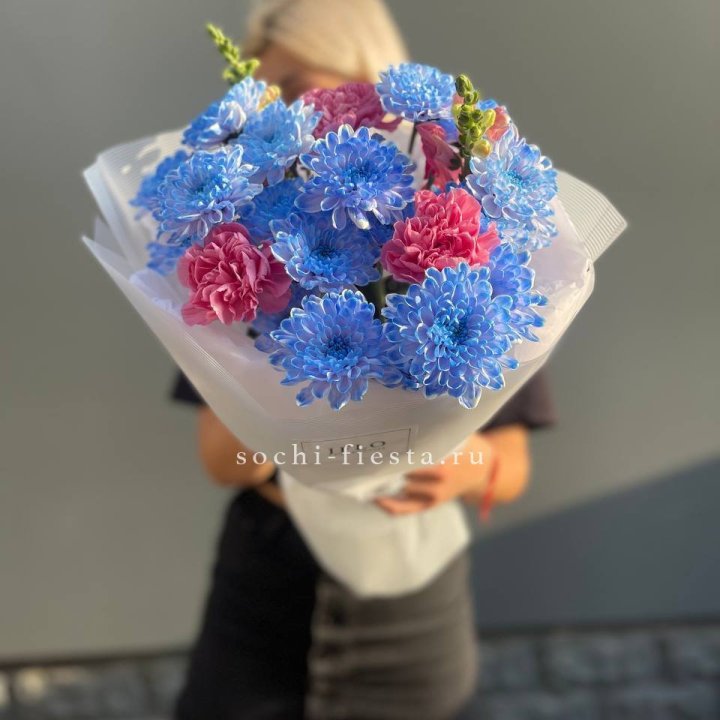 Букет сборный с хризантемой в Смоленске