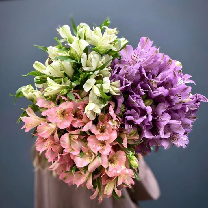 Охапка Альстромерии в Смоленске