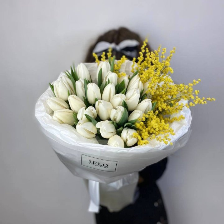 Дуо тюльпан и мимоза в Смоленске