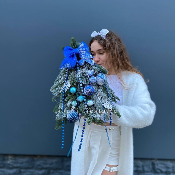 Новогодняя елочка "Блю" в Смоленске