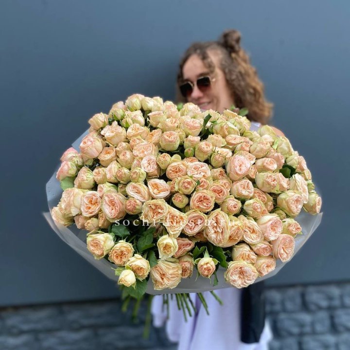 51 пионовидная роза в Смоленске