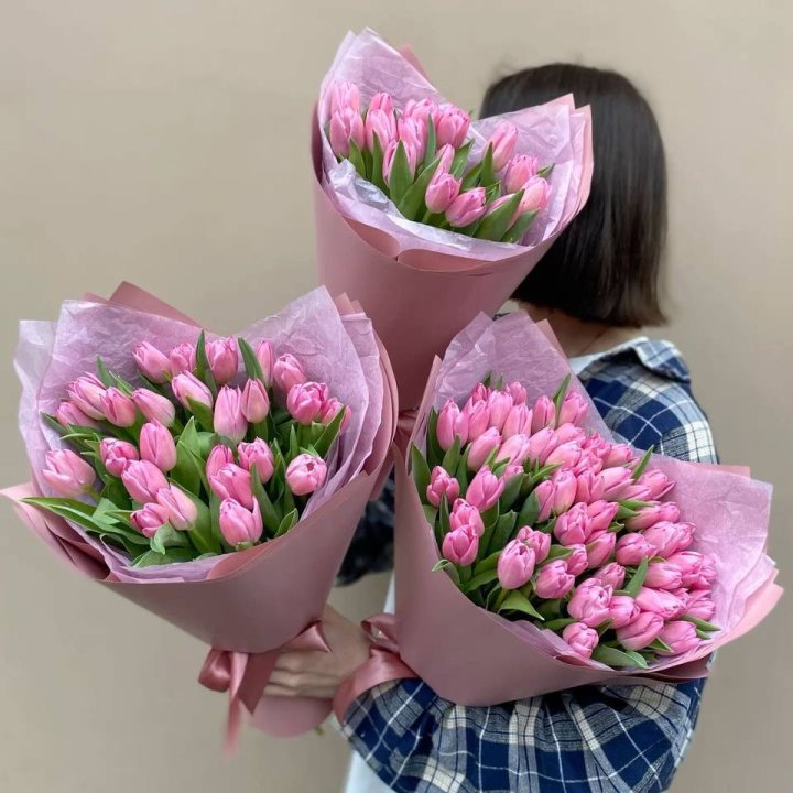 Букет розовых тюльпанов в Смоленске