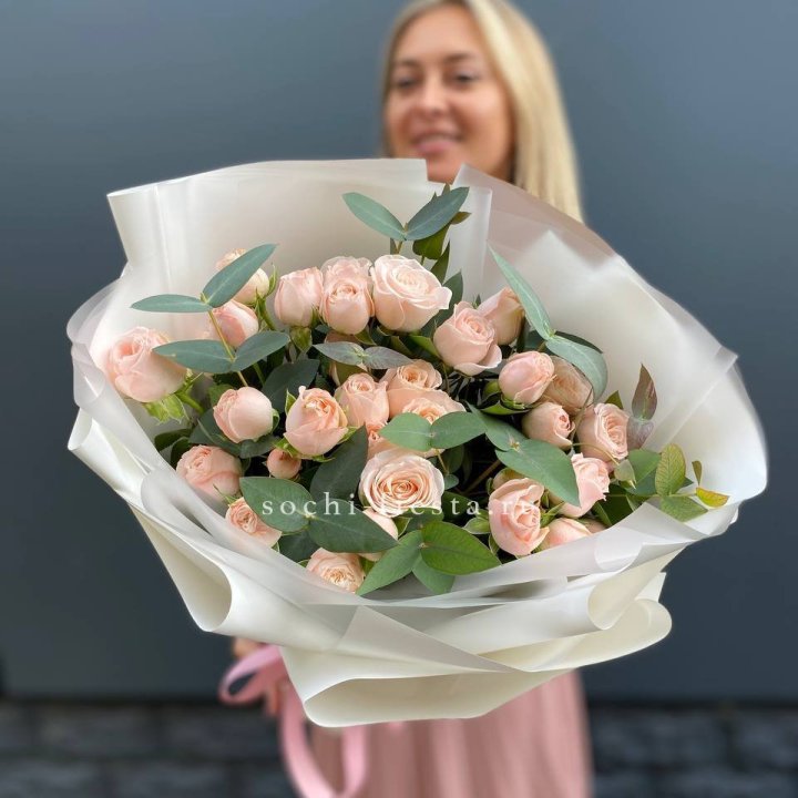 Букет кустовых роз "Фреш" в Смоленске