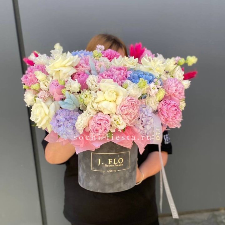 Цилиндр с пионами "Аса" в Смоленске