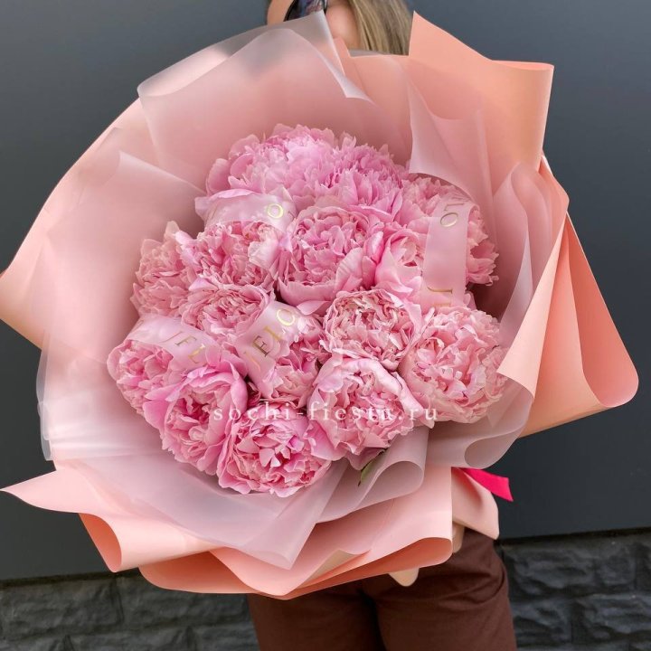 15 пионов "Монинг" в Смоленске